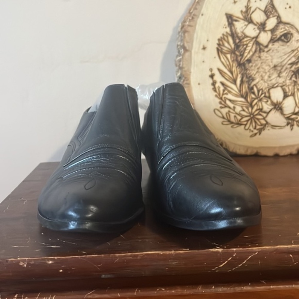 ❤️FINAL SALE❤️ BP. Black Leather Moses Embossed Shortie Boots Size 8.5M - Picture 2 of 11